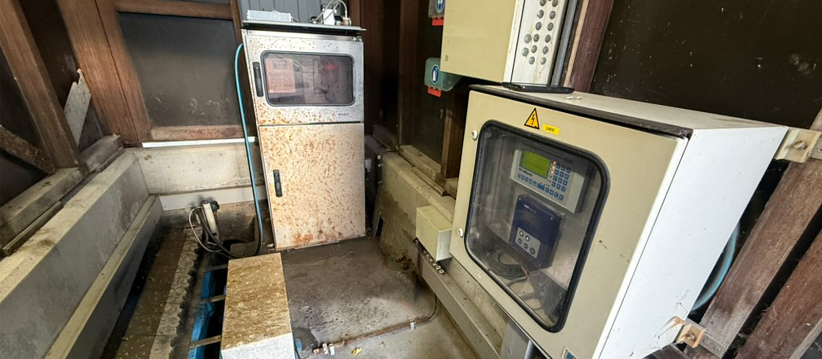 Flowmeter with vortex