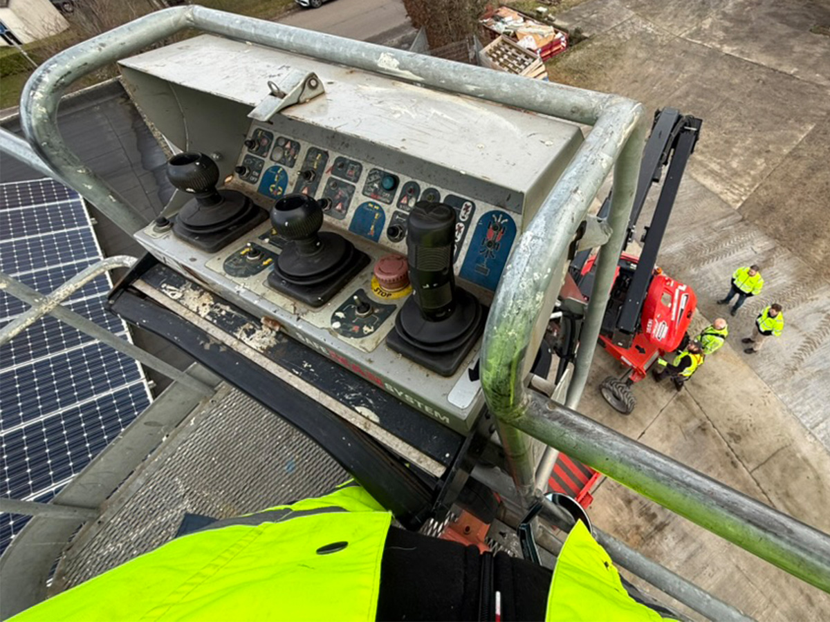 Industrial systems maintenance