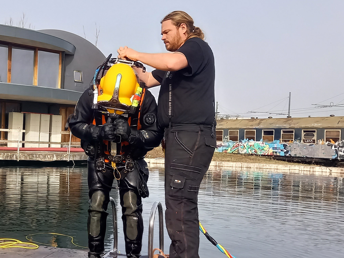 ROV deployment context